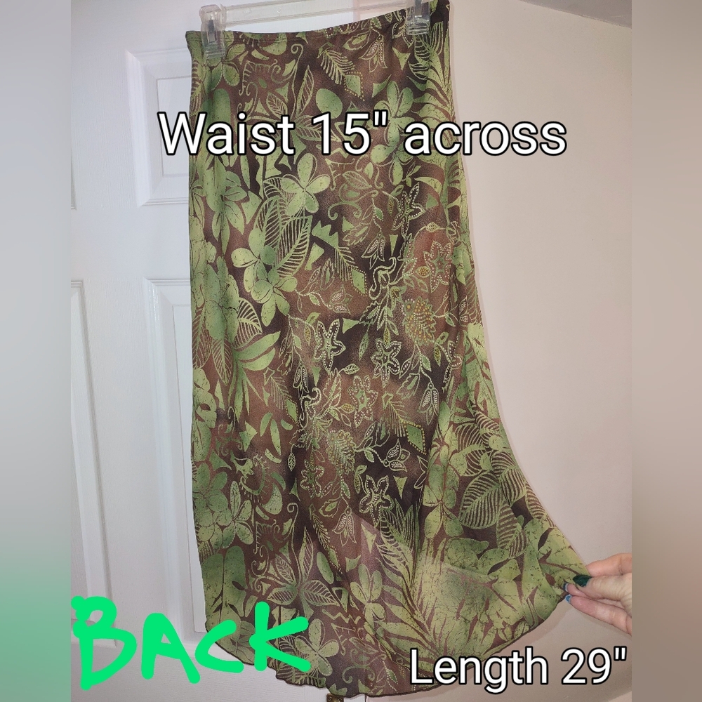 Skirt w/ Jungle Plants Design - Picture 6 of 14